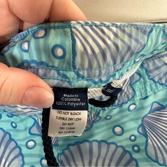 Vineyard Vines Men's Seashell Print Swim Trunks - Picture 5 of 7